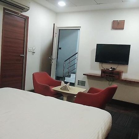 Hotel Manoranjan Inn Lucknow Buitenkant foto