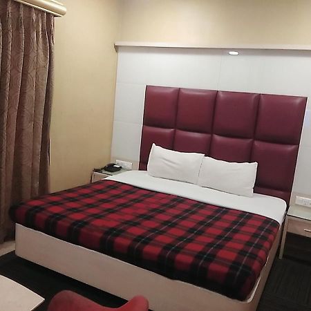 Hotel Manoranjan Inn Lucknow Buitenkant foto