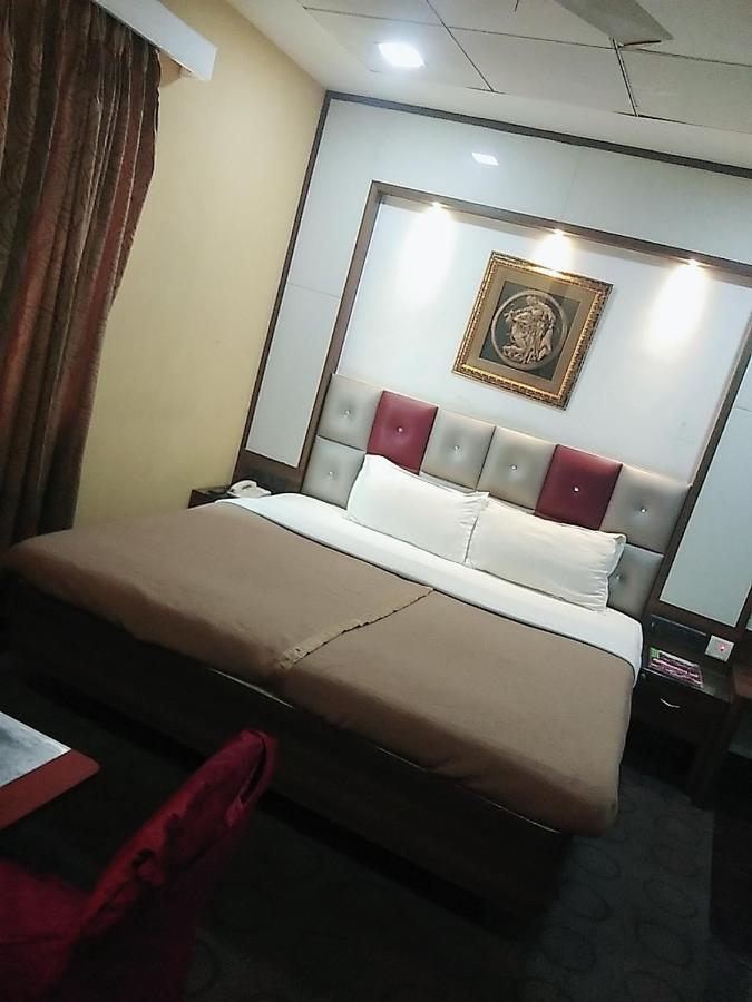 Hotel Manoranjan Inn Lucknow Buitenkant foto