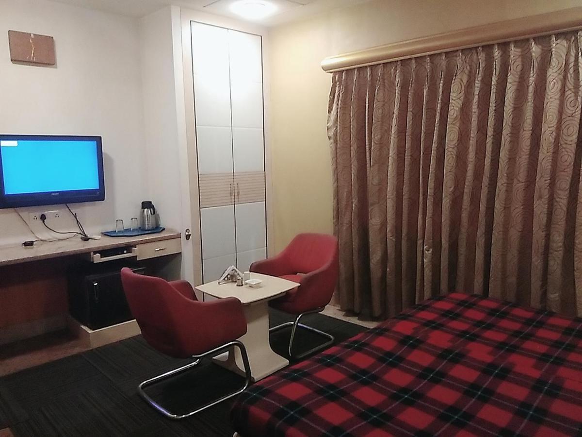 Hotel Manoranjan Inn Lucknow Buitenkant foto