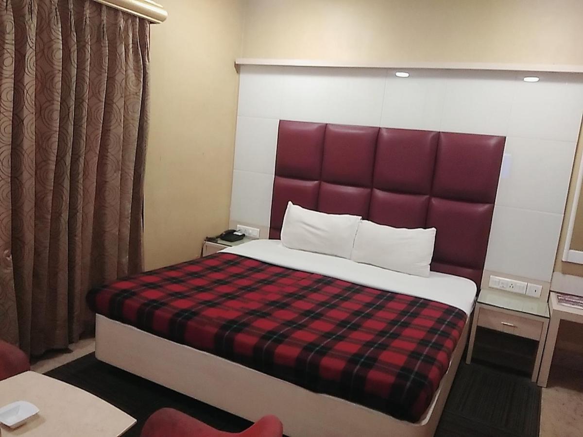 Hotel Manoranjan Inn Lucknow Buitenkant foto